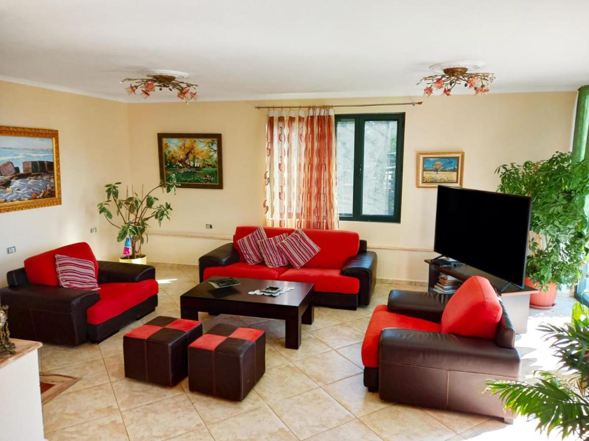 Family Beach Swimming Pool Villa Luanit Trajas Extérieur photo