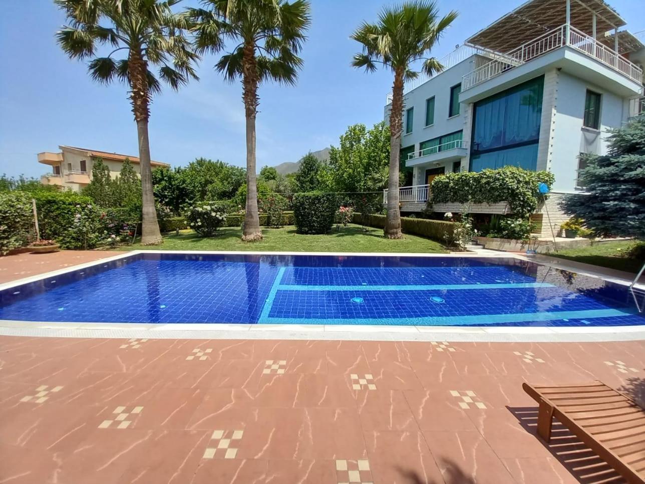 Family Beach Swimming Pool Villa Luanit Trajas Extérieur photo